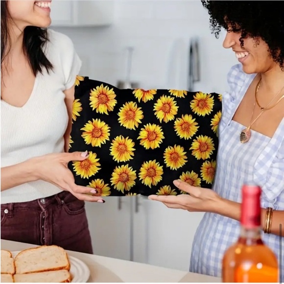 25 10x13 Poly Mailers & 200 Stickers - Picture 5 of 11